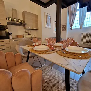 Regina In Porta Romana 2 - Sky Tv, Wifi E Breakfast Box , Milan Italie